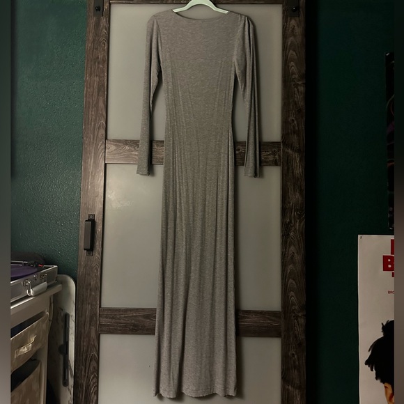 Skims - Picture 2 of 3